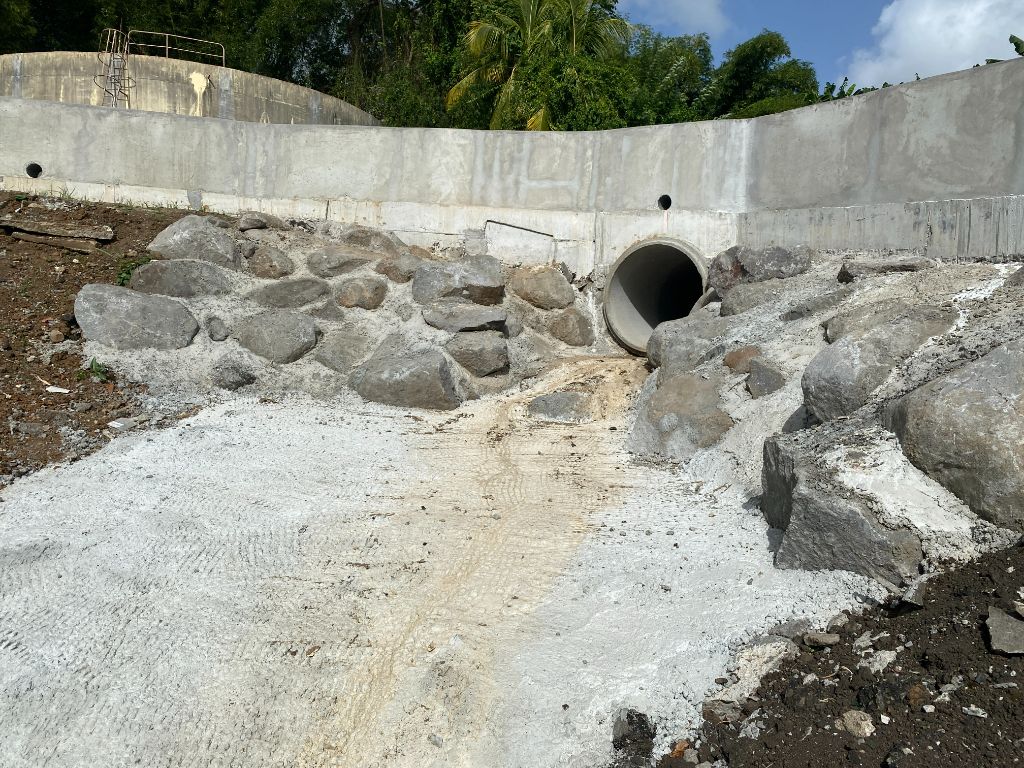 Travaux Publics, Travaux Spéciaux & Entretien — Ouvrage hydraulique COMABAT en Martinique